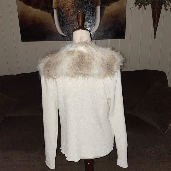 Laseine •  Large • White • Fur Trim • Jacket • New W/Tags - Picture 13 of 15
